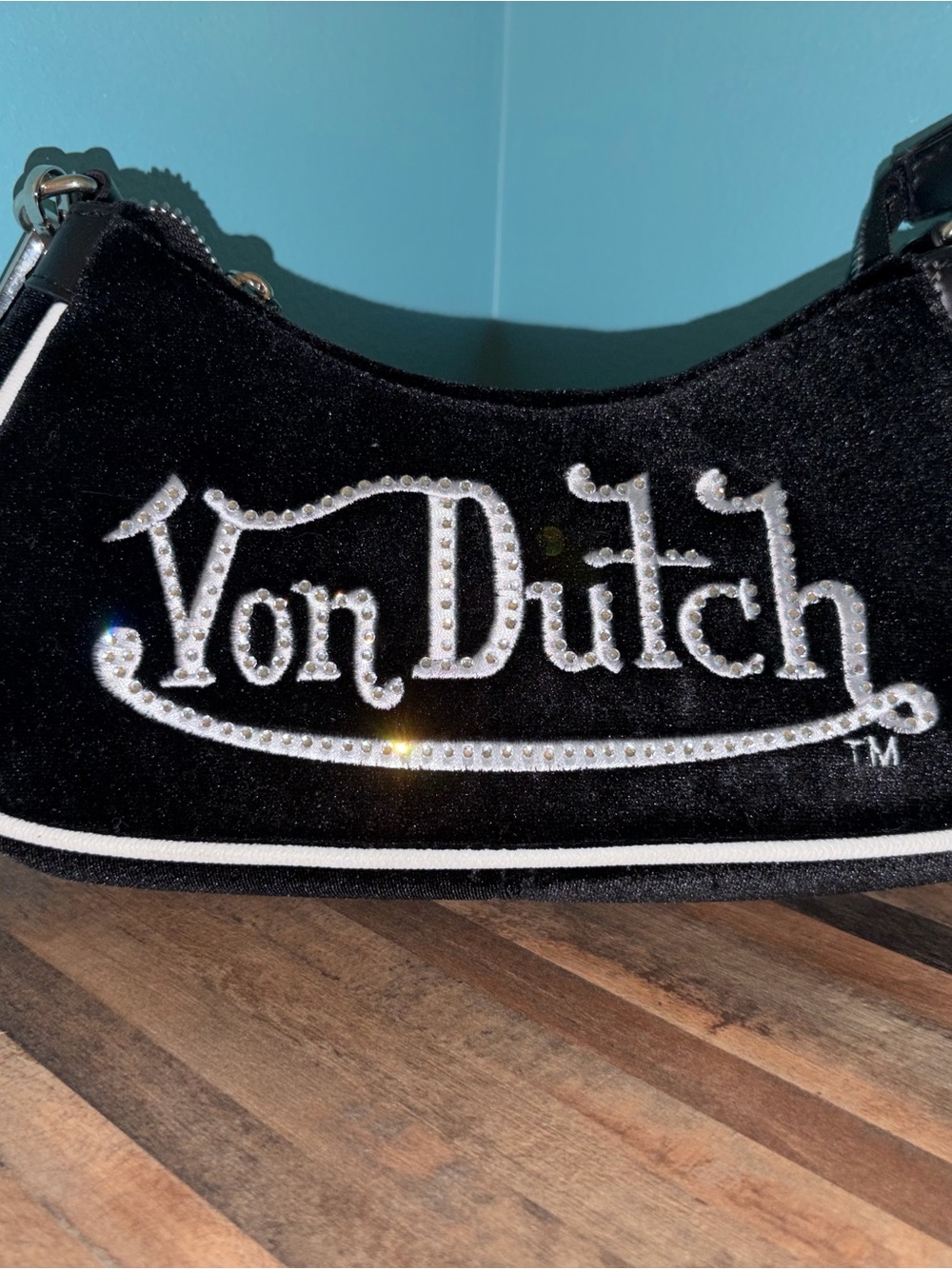 Von Dutch Black Velvet Rhinestone Logo Shoulder Bag with White Trim - Picture 3 of 5